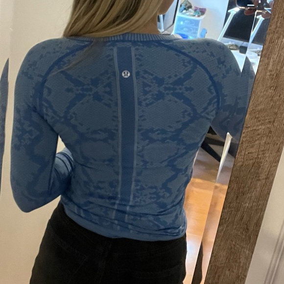 Lululemon Swiftly Tech Longsleeve size 4 - Picture 3 of 7